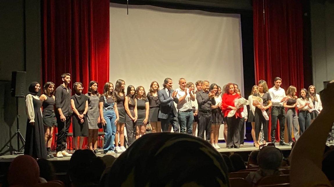 ÇEAŞ Anadolu Lisesi Öğrencilerinden Etkileyici Şiir Dinletisi: 