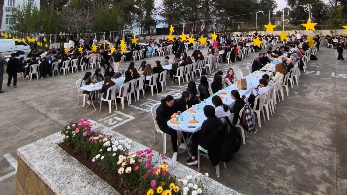 ÇEAŞ Anadolu Lisesi'nde Geleneksel İftar Buluşması