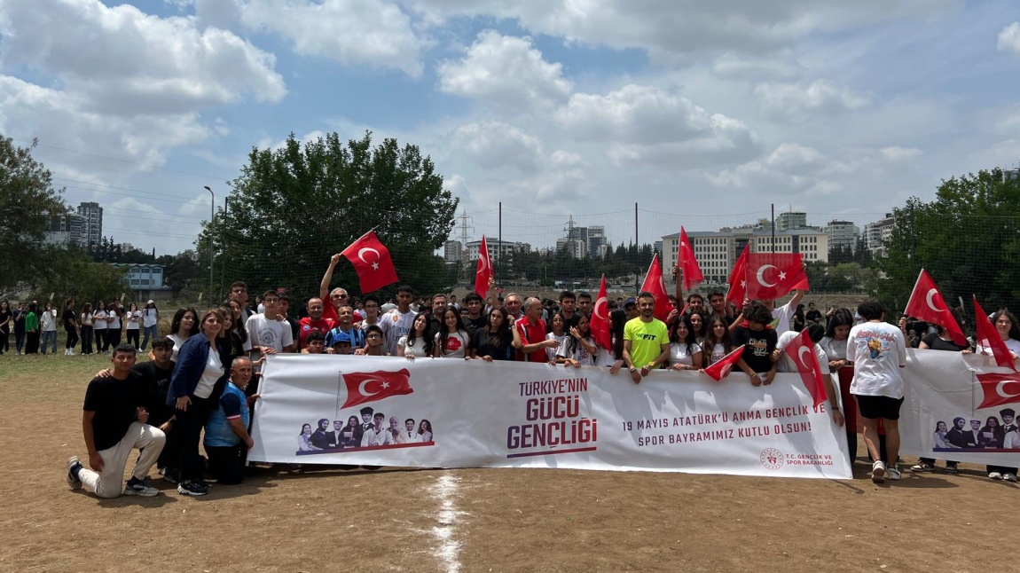ÇEAŞ Anadolu Lisesi’nde 19 Mayıs Coşkusu Okulda da Yaşandı